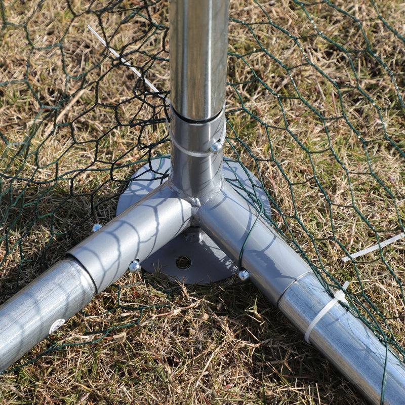 Tucker Murphy Pet™ Laddonia 62.9 Square Feet Chicken Coop with Chicken